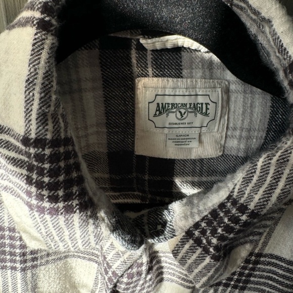 American Eagle Cropped Plaid Flannel Shirt - Picture 4 of 6